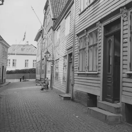 Dinbnb L The 1880 Authentic Dream I 500m To Bryggen 펜션