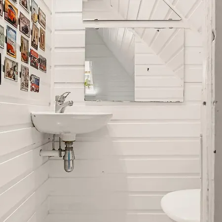 Holiday home Dinbnb L The 1880 Authentic Dream I 500m To Bryggen